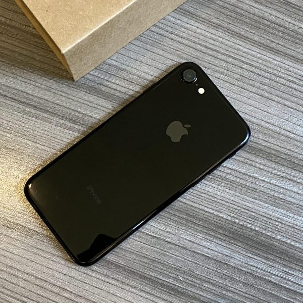 iPhone 7 Jet Black 128GB Refurbished - Image 11
