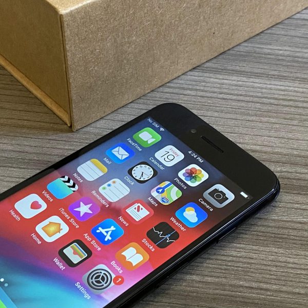 iPhone 7 Jet Black 128GB Refurbished - Image 2
