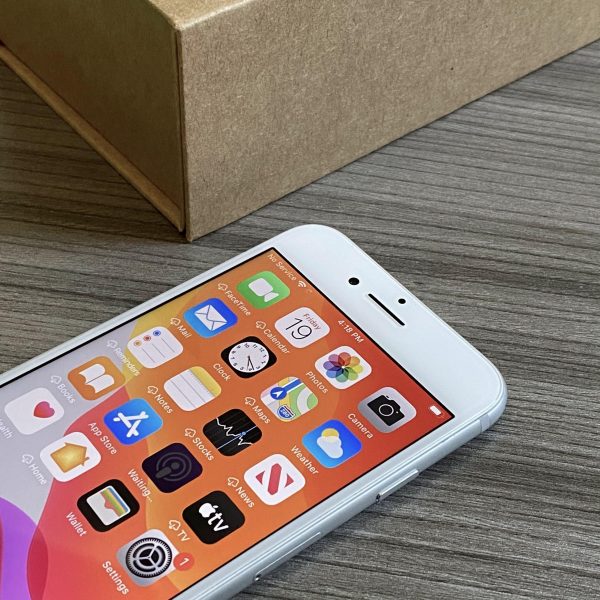 iPhone 7 32GB Silver Good Grade Special Deal - Image 2
