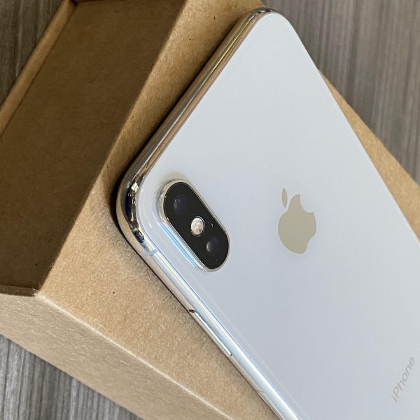 iPhone X 64GB Very Good Grade White / Silver - Image 10